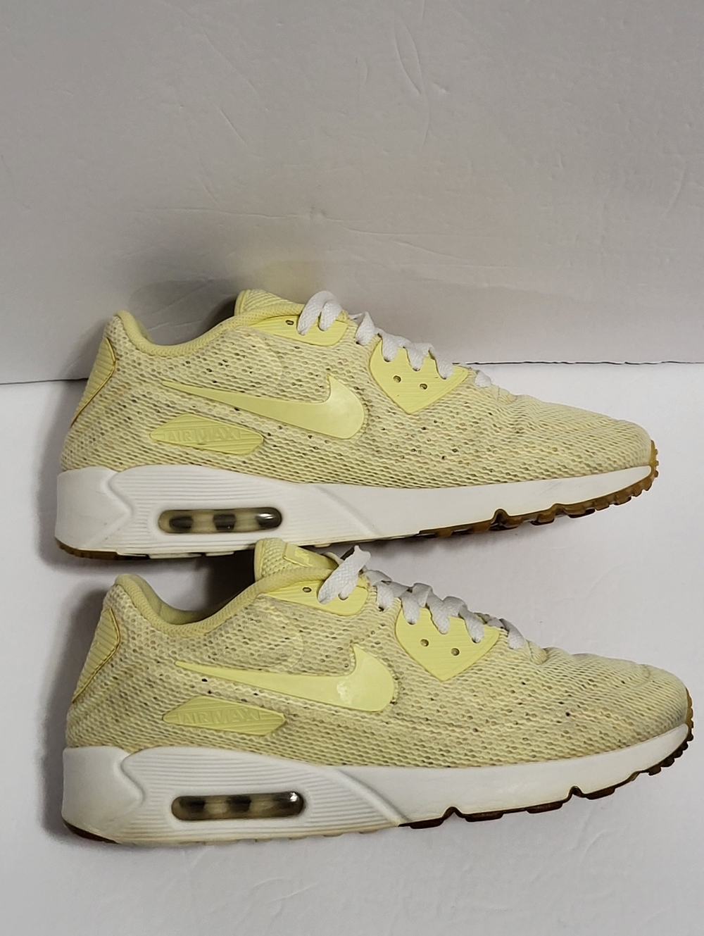 Nike Air Max  Sneakers in Pale Yellow (898010-700) Vintage